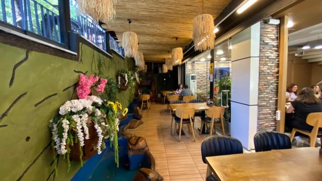 VEGA AVM KARŞISINDA SATILIK KİRA GETİRİLİ KOMPLE PLAZA