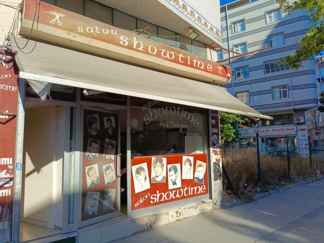 Sultangazi Muhsin Yazıcıoğlu Caddesi'nde, Kültür Merkezi Karşısı Satılık 60 m² Ticari Alan