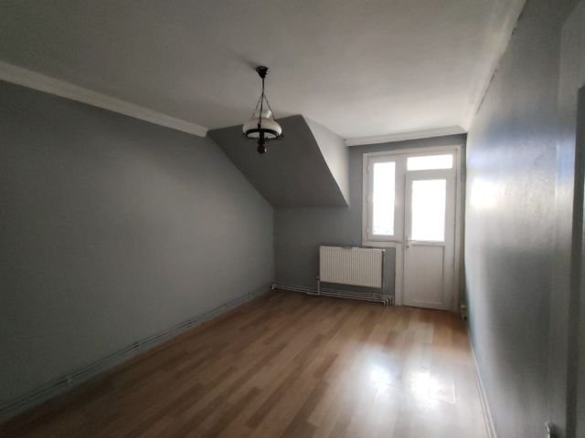 GAZİOSMANPAŞA'DA SATILIK 2+1 DAİRE