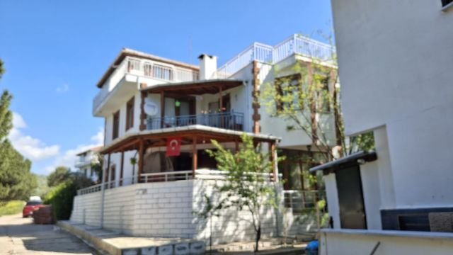 Mürefte'de Denize 80m, Özel İskeleli, Kapanmaz Deniz Manzaralı 6+1 Satılık Villa