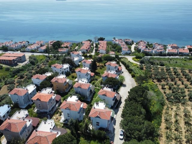Mürefte'de Denize 80m, Özel İskeleli, Kapanmaz Deniz Manzaralı 6+1 Satılık Villa