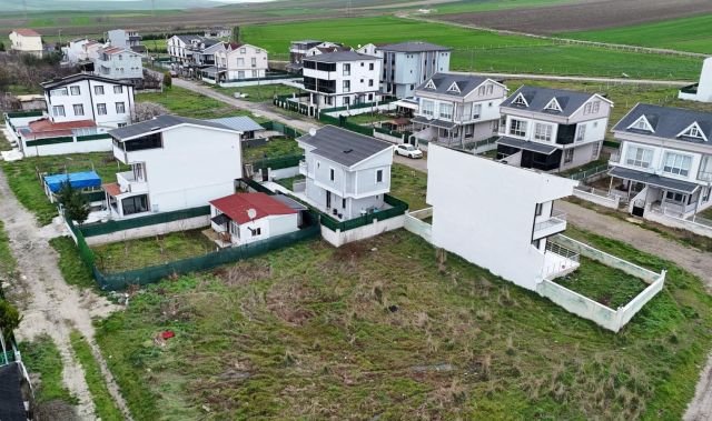 Tekirdağ Marmaraereğlisi Çeşmeli'de Denize Yakın Satılık Eşyalı 3+1 Villa