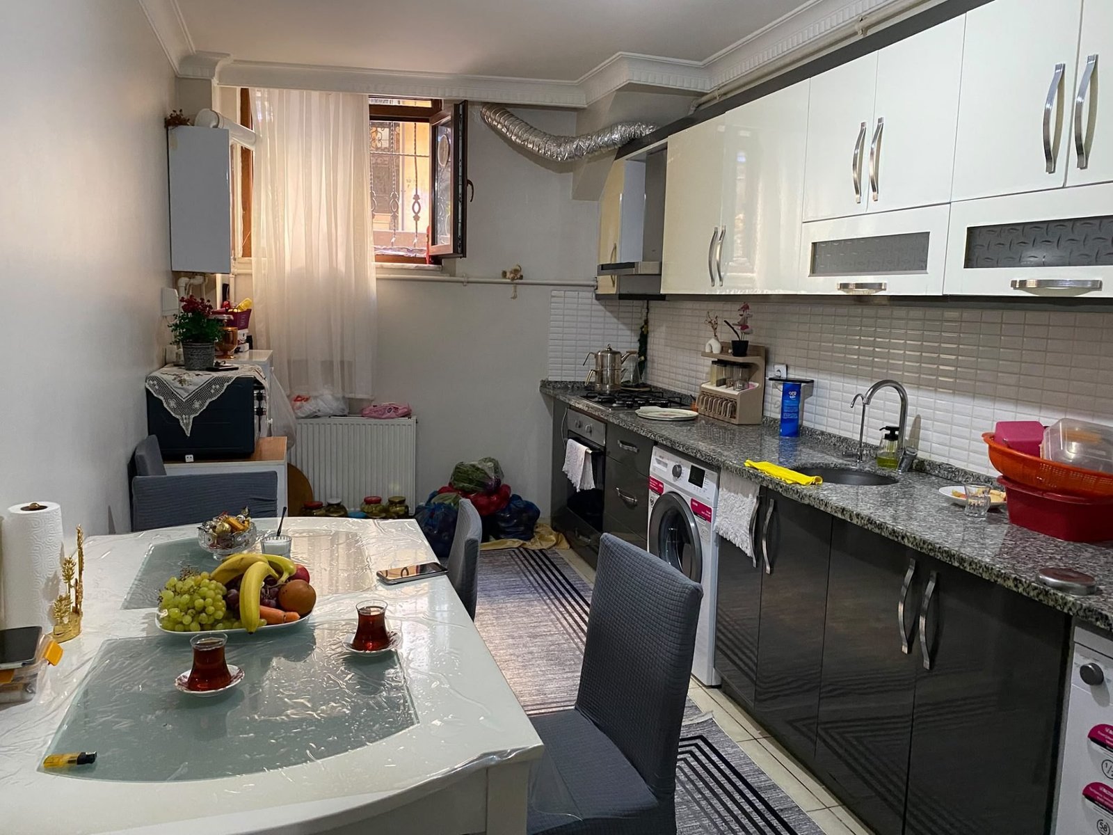 Sultançiftliği'nde Tramvaya 1 Dakika Mesafede, Yatırımlık ve Oturuma Uygun 2+1 Daire