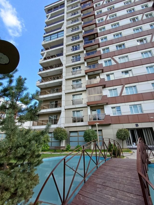 Eski Habipler Sumder Prestij Evleri'nde, Havuzlu ve Otoparklı Sitede Satılık Geniş 3+1 Daire