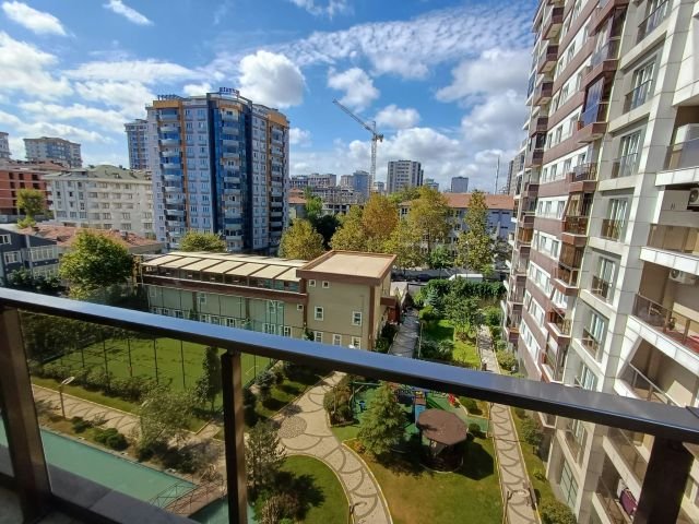 Eski Habipler Sumder Prestij Evleri'nde, Havuzlu ve Otoparklı Sitede Satılık Geniş 3+1 Daire