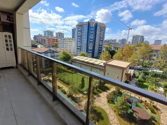 Eski Habipler Sumder Prestij Evleri'nde, Havuzlu ve Otoparklı Sitede Satılık Geniş 3+1 Daire