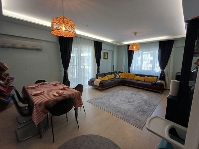 Eski Habipler Sumder Prestij Evleri'nde, Havuzlu ve Otoparklı Sitede Satılık Geniş 3+1 Daire