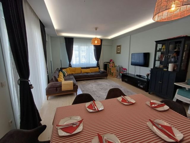 Eski Habipler Sumder Prestij Evleri'nde, Havuzlu ve Otoparklı Sitede Satılık Geniş 3+1 Daire