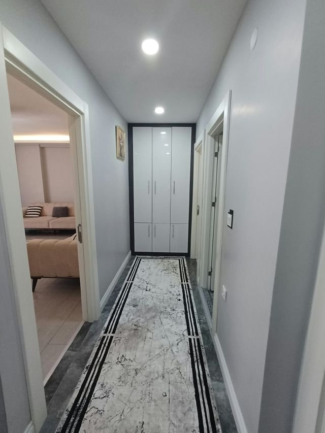 Cebeci'de 1. Katta, Ebeveyn Banyolu ve Merkezi Konumda Satılık 2+1 Daire