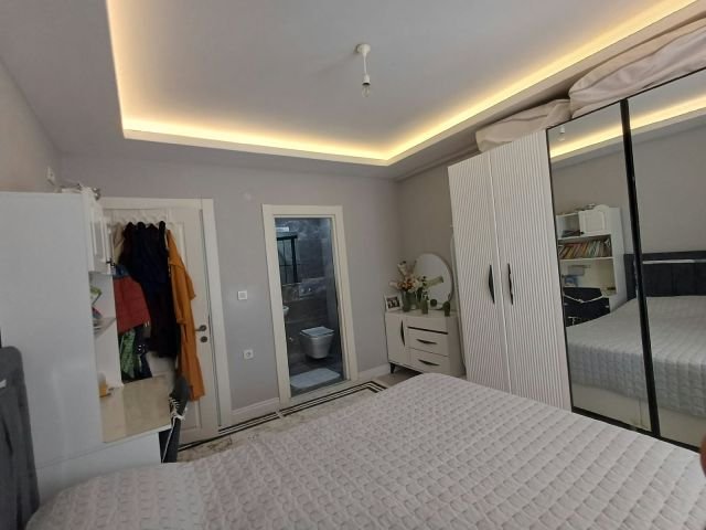 Cebeci'de 1. Katta, Ebeveyn Banyolu ve Merkezi Konumda Satılık 2+1 Daire