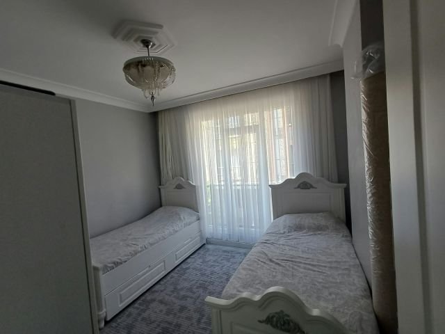 Cebeci'de 1. Katta, Ebeveyn Banyolu ve Merkezi Konumda Satılık 2+1 Daire