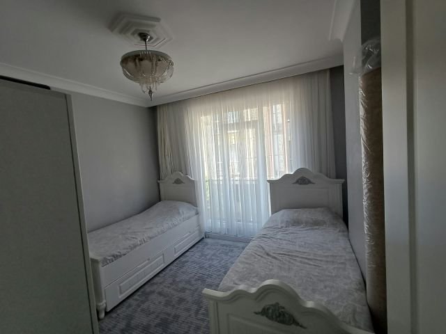 Cebeci'de 1. Katta, Ebeveyn Banyolu ve Merkezi Konumda Satılık 2+1 Daire